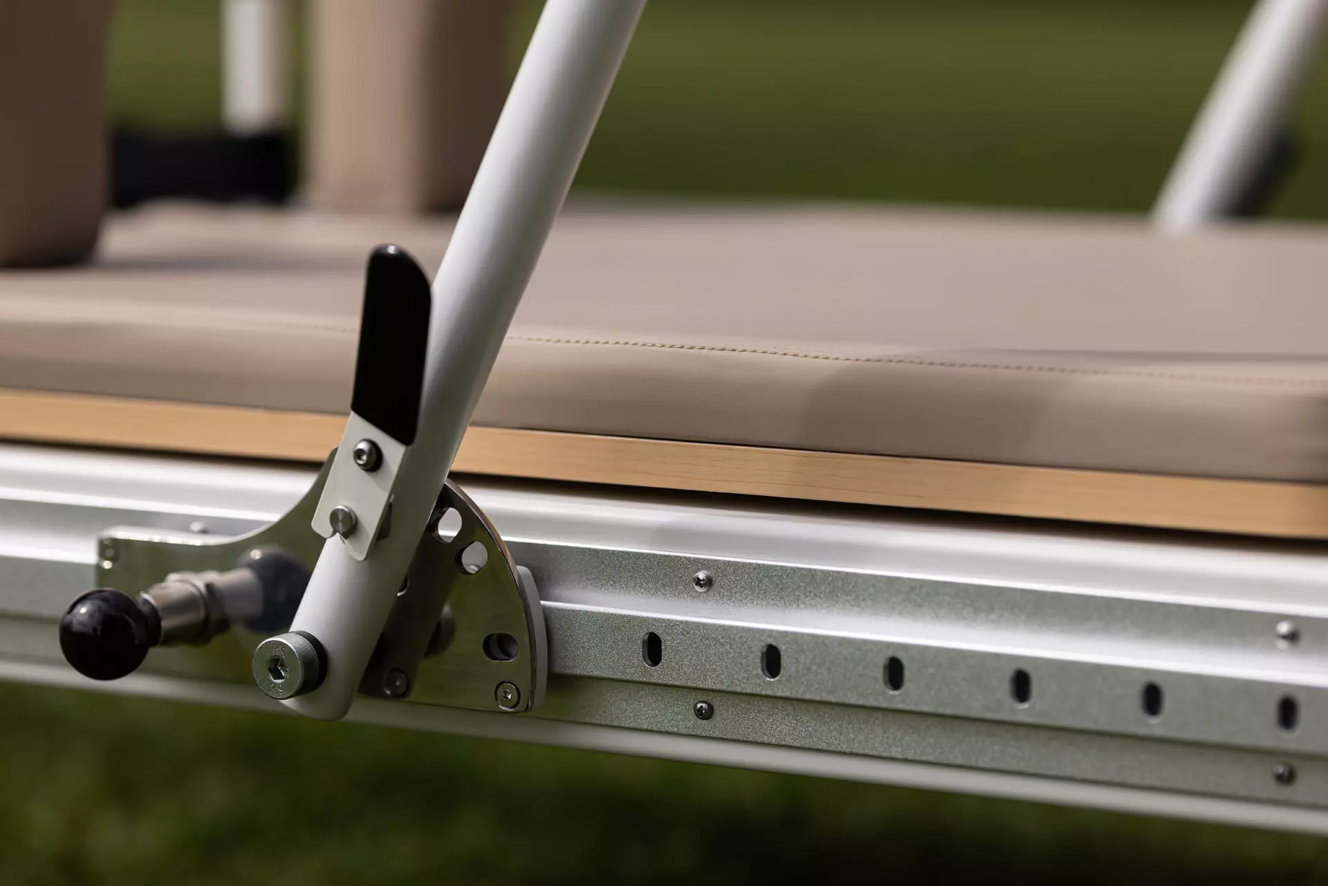 Reformer LIVENESS PTX-8000MS, moon&sand